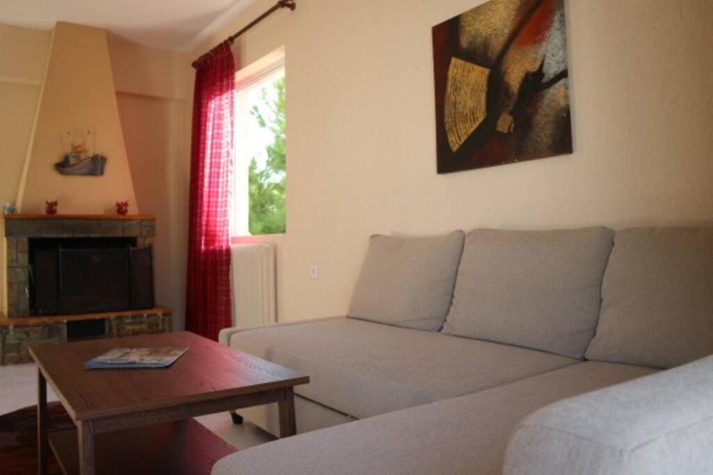 Anestis Apartment Akráta Kültér fotó
